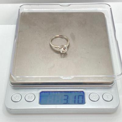 LOT 720: White Gold Ring with CZ, 14 KT, TW 3.10g, Sz 7.75