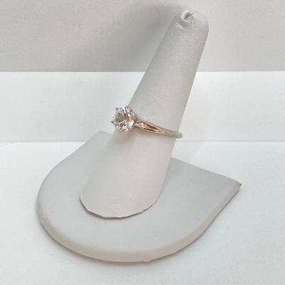 LOT 720: White Gold Ring with CZ, 14 KT, TW 3.10g, Sz 7.75