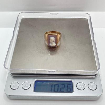 LOT 722: Vintage Gold Cameo Ring - 14KT, TW 10.26g, Sz 10.5