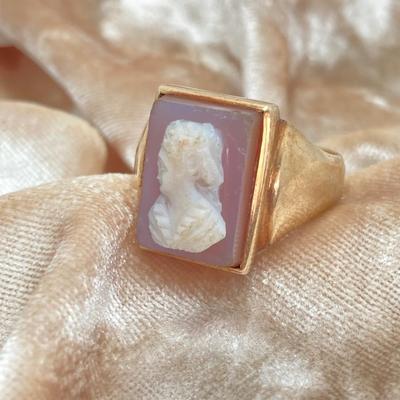 LOT 722: Vintage Gold Cameo Ring - 14KT, TW 10.26g, Sz 10.5