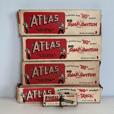 LOT 726: Vintage Train Accessories: Atlas HO Scale Track, Atlas Set, Revell HO Accessories & Aristo-Craft along with a Tyco Penn Line...