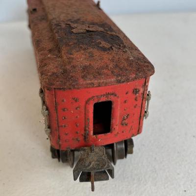 LOT 728: Pre-WWII/2 Lionel Train Commodore Vanderbilt No. 264-E Red Engine & Red Comet Coal Car, 2-Observation #604, 2-Pullman #603