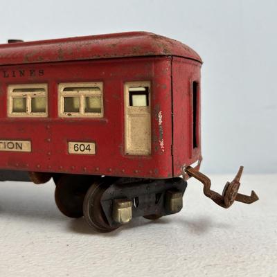 LOT 728: Pre-WWII/2 Lionel Train Commodore Vanderbilt No. 264-E Red Engine & Red Comet Coal Car, 2-Observation #604, 2-Pullman #603