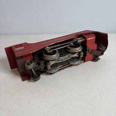 LOT 728: Pre-WWII/2 Lionel Train Commodore Vanderbilt No. 264-E Red Engine & Red Comet Coal Car, 2-Observation #604, 2-Pullman #603
