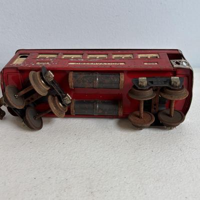 LOT 728: Pre-WWII/2 Lionel Train Commodore Vanderbilt No. 264-E Red Engine & Red Comet Coal Car, 2-Observation #604, 2-Pullman #603