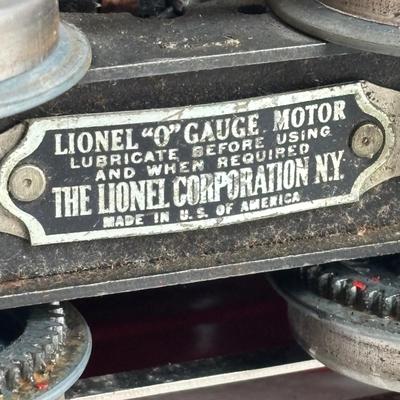 LOT 728: Pre-WWII/2 Lionel Train Commodore Vanderbilt No. 264-E Red Engine & Red Comet Coal Car, 2-Observation #604, 2-Pullman #603