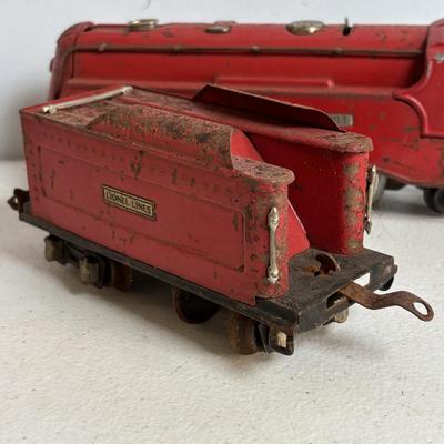 LOT 728: Pre-WWII/2 Lionel Train Commodore Vanderbilt No. 264-E Red Engine & Red Comet Coal Car, 2-Observation #604, 2-Pullman #603