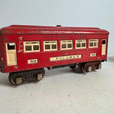 LOT 728: Pre-WWII/2 Lionel Train Commodore Vanderbilt No. 264-E Red Engine & Red Comet Coal Car, 2-Observation #604, 2-Pullman #603