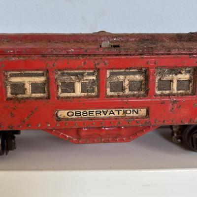 LOT 728: Pre-WWII/2 Lionel Train Commodore Vanderbilt No. 264-E Red Engine & Red Comet Coal Car, 2-Observation #604, 2-Pullman #603