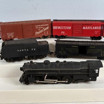 LOT 732: Mar Locomotive and Train Cars