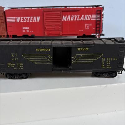 LOT 732: Mar Locomotive and Train Cars