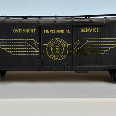 LOT 732: Mar Locomotive and Train Cars