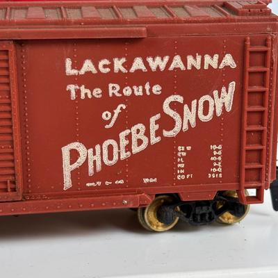 LOT 732: Mar Locomotive and Train Cars