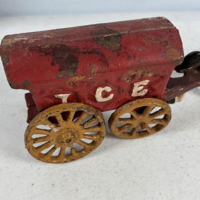 LOT 733: Vintage Cast Iron Ice Cart, Cartridge and Hobo w/Street Lantern