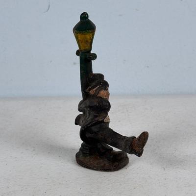 LOT 733: Vintage Cast Iron Ice Cart, Cartridge and Hobo w/Street Lantern