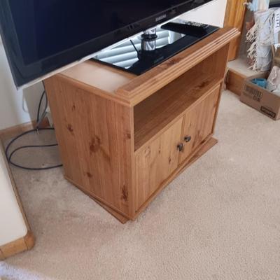 55 INCH SAMSUNG SERIES 6 LED TV WITH REMOTE & USER MANUAL PLUS SWIVEL BASE MEDIA STAND
