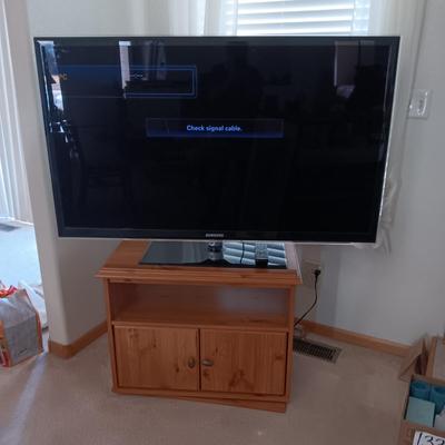 55 INCH SAMSUNG SERIES 6 LED TV WITH REMOTE & USER MANUAL PLUS SWIVEL BASE MEDIA STAND