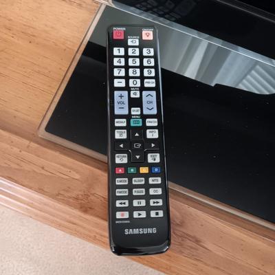 55 INCH SAMSUNG SERIES 6 LED TV WITH REMOTE & USER MANUAL PLUS SWIVEL BASE MEDIA STAND