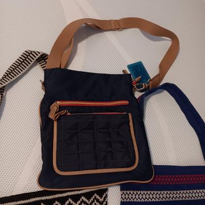 SEVERAL SHOULDER STRAP BAGS AND A LEATHER JWM DERR PURSE