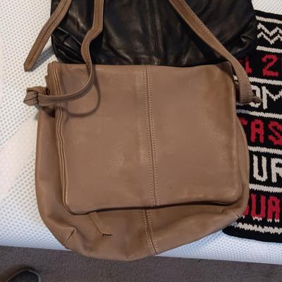 SEVERAL SHOULDER STRAP BAGS AND A LEATHER JWM DERR PURSE