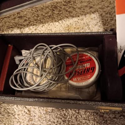 GRETSCH ELECTRIC GUITAR WITH BIGSBY, SIGNED BY CHET ATKINS INCLUDES HARD SIDED CASE W/EXTRAS **PLZ READ DESCRIPTION**