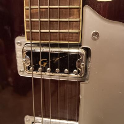 GRETSCH ELECTRIC GUITAR WITH BIGSBY, SIGNED BY CHET ATKINS INCLUDES HARD SIDED CASE W/EXTRAS **PLZ READ DESCRIPTION**