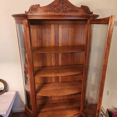 Oak Bow Front Curio Cabinet w Key