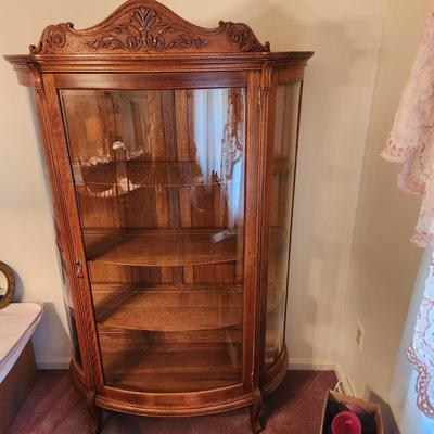 Oak Bow Front Curio Cabinet w Key