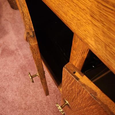 Antique Oak Sideboard Buffet 42x21x68