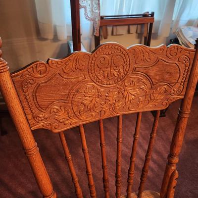 Oak Table w 6 Pressed Back Cane Chairs 42" Round w 3 10" Leaves