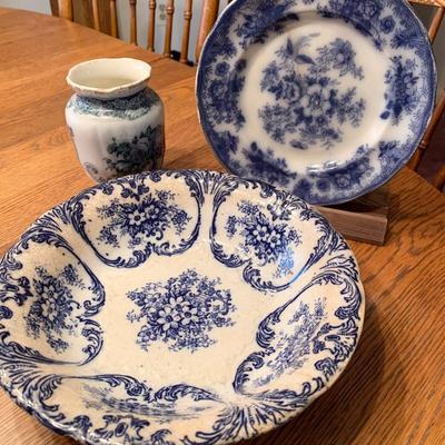 Early Flow Blue Porcelain Lot