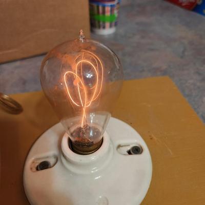 Early Edison Base Lightbulbs Tested