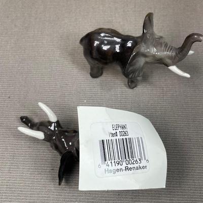 2 miniature Hagen-Renaker Elephants