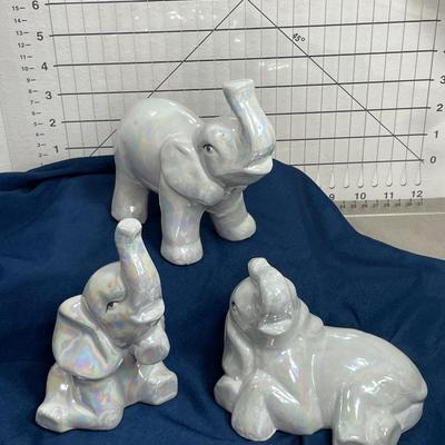 Set of 3 glazed ceramic Elephants
