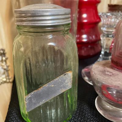 Misc glassware & mini pictures