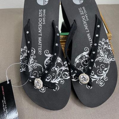 Down Boy Foam Thong Sandals NEW!