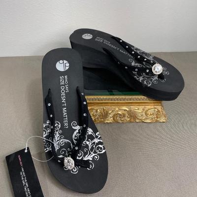 Down Boy Foam Thong Sandals NEW!