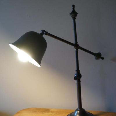 Nice Antique finish "bell" style lamp on adjustable post