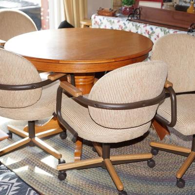 WOOL OVAL RUG IN LAVENDER, TANS AND SOFT MELON COLORS. 9' BY 12'
