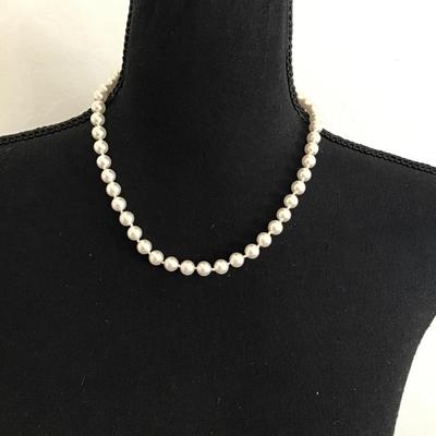 Vintage Faux Pearl beaded necklace