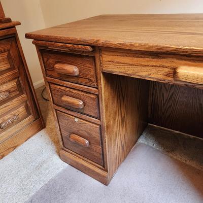 Soild Oak Wood Office Desk w Key 54x24x29 kneehole 24"