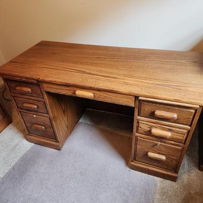 Soild Oak Wood Office Desk w Key 54x24x29 kneehole 24"