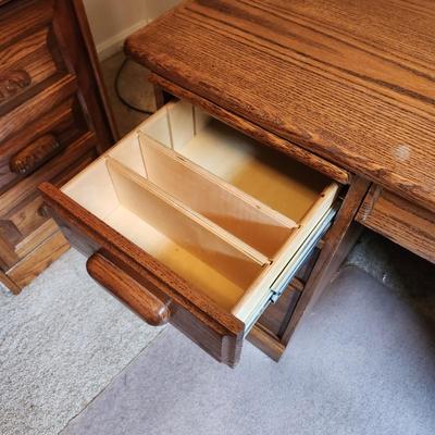 Soild Oak Wood Office Desk w Key 54x24x29 kneehole 24"