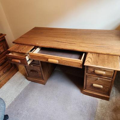 Soild Oak Wood Office Desk w Key 54x24x29 kneehole 24"
