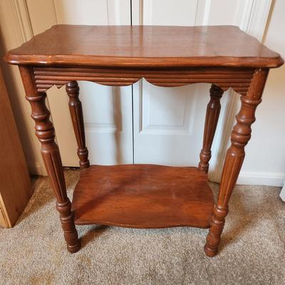 Wood Side table 21x14x26