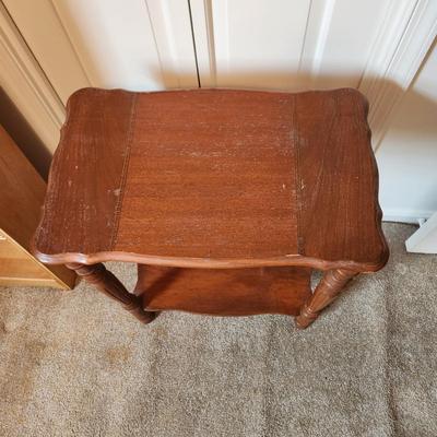 Wood Side table 21x14x26