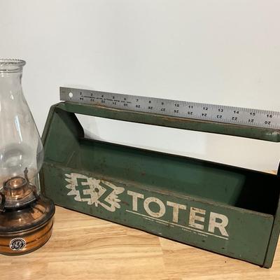 VINTAGE E Z TOTER Tool Box, Vintage Oil Lamp Lamplight Farms