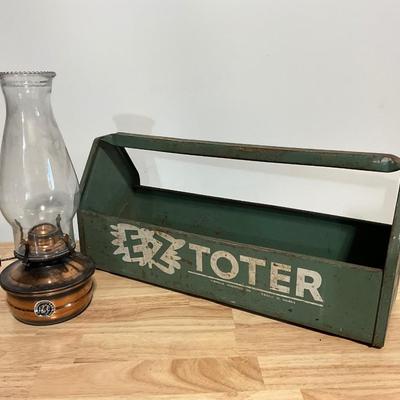 VINTAGE E Z TOTER Tool Box, Vintage Oil Lamp Lamplight Farms