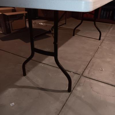 6 FOOT LIFETIME TABLE WITH FOLDING LEGS