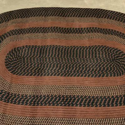 CLEAN BRAIDED AREA RUG